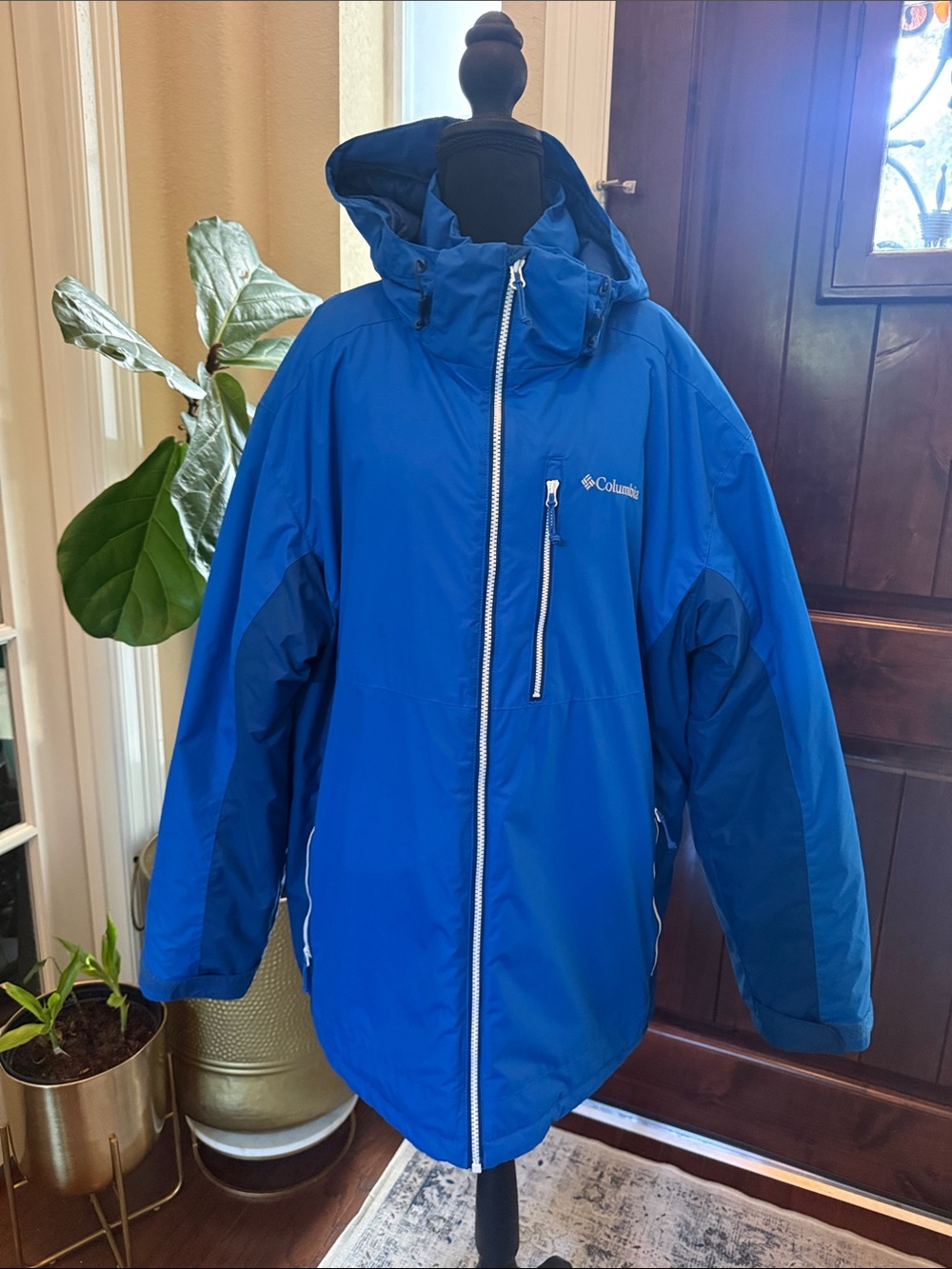 Columbia Men’s Hood, Zip Waterproof, Highly Water Resistant Nylon Jacket Size XL